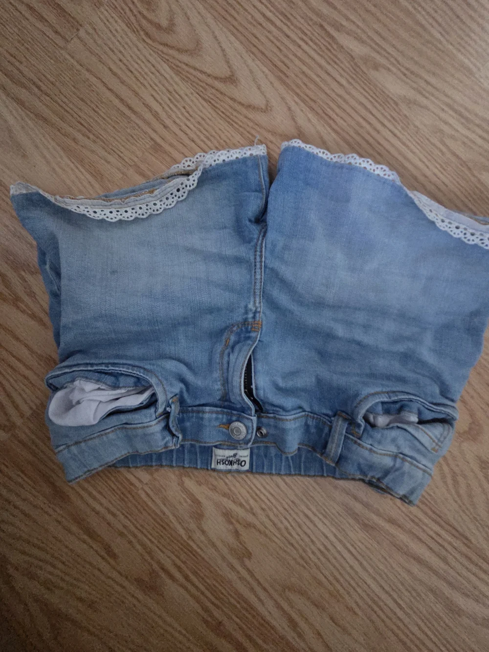 OshKosh B'gosh Light Blue Denim Ankle/Cropped Jeans with Lace Trim